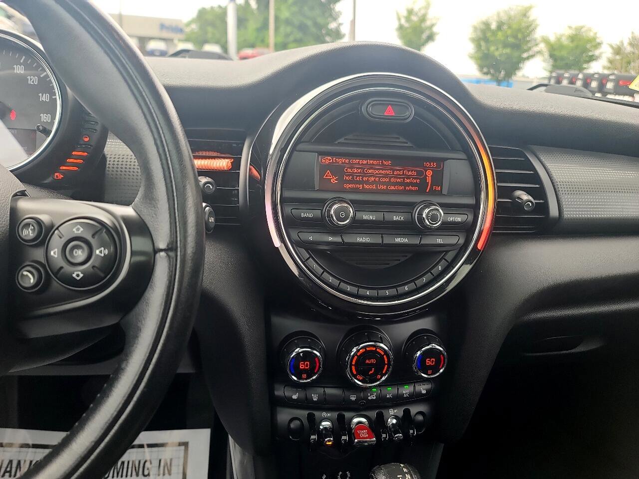 Used 2016 MINI Cooper 4-Door Hardtop image 16