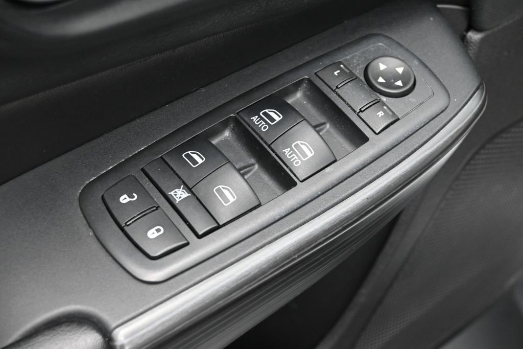 Used 2016 Jeep Cherokee Limited AWD/4WD image 10