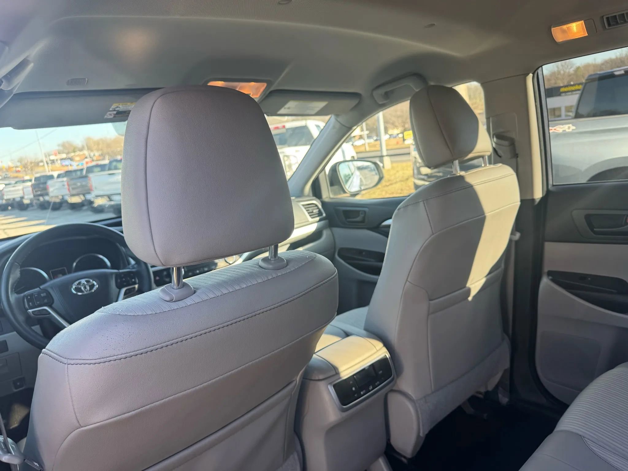 Used 2019 Toyota Highlander Plus image 11