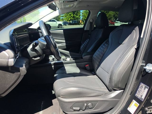 Used 2023 Hyundai Elantra Limited w/ Cargo Package FWD image 9