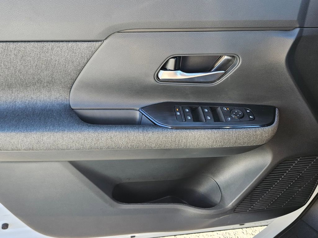 New 2026 Nissan Kicks SV w/ SV Premium Package image 25