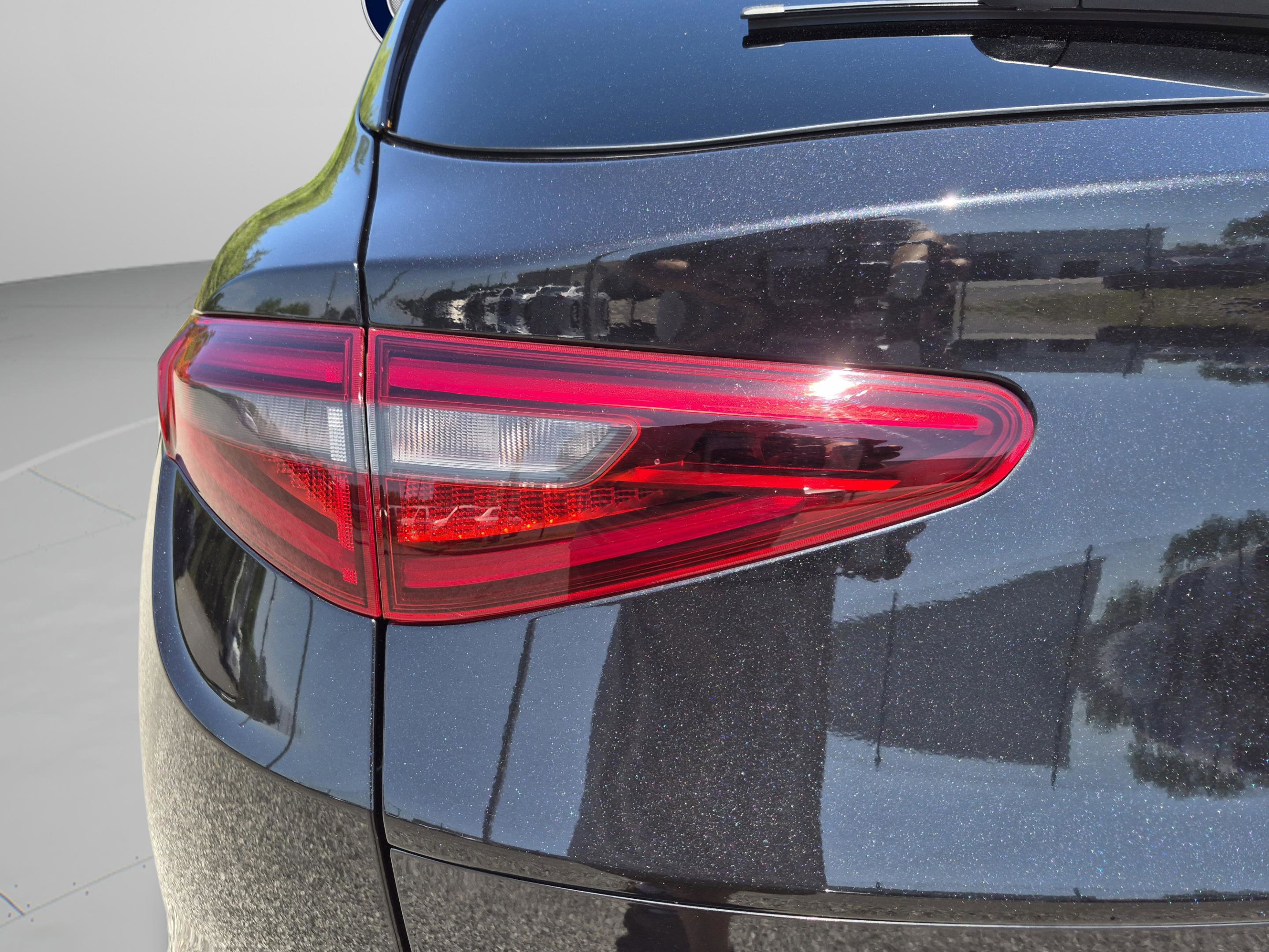 Used 2022 Alfa Romeo Stelvio Sprint RWD image 62