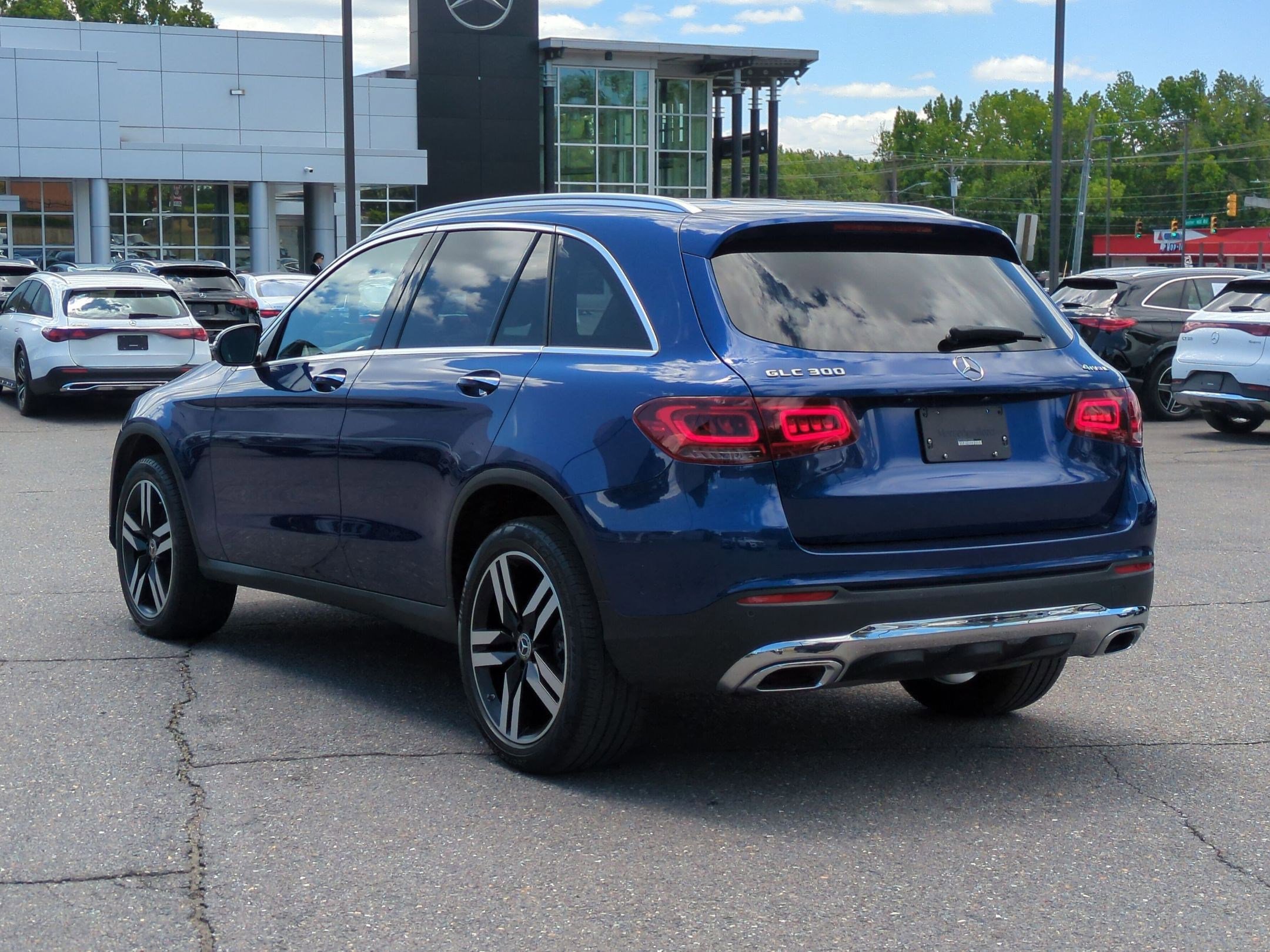 Used 2020 Mercedes-Benz GLC 300 4MATIC image 5