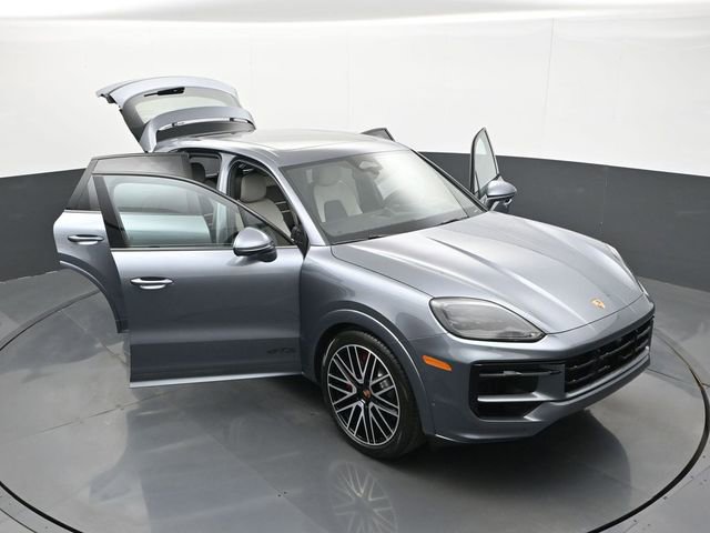 New 2026 Porsche Cayenne GTS AWD/4WD image 33