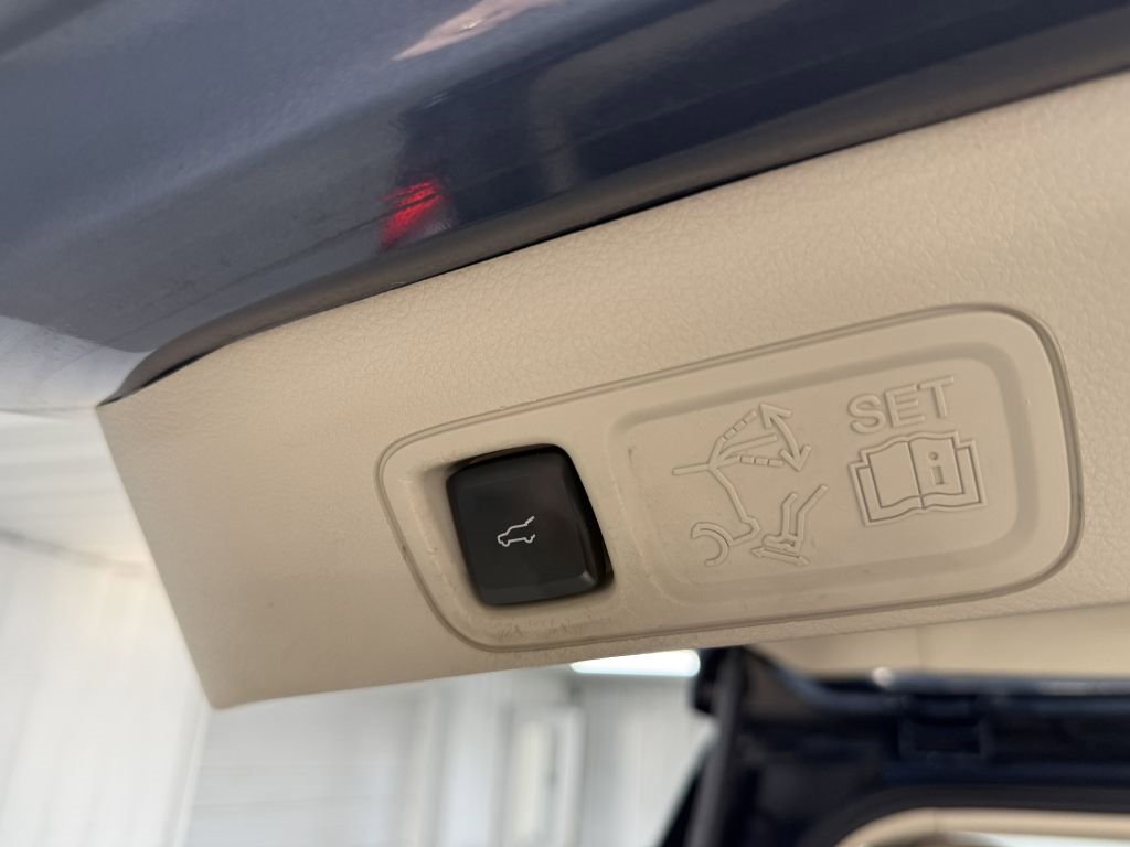 Used 2018 Lincoln Navigator L Reserve w/ Technology Package image 35