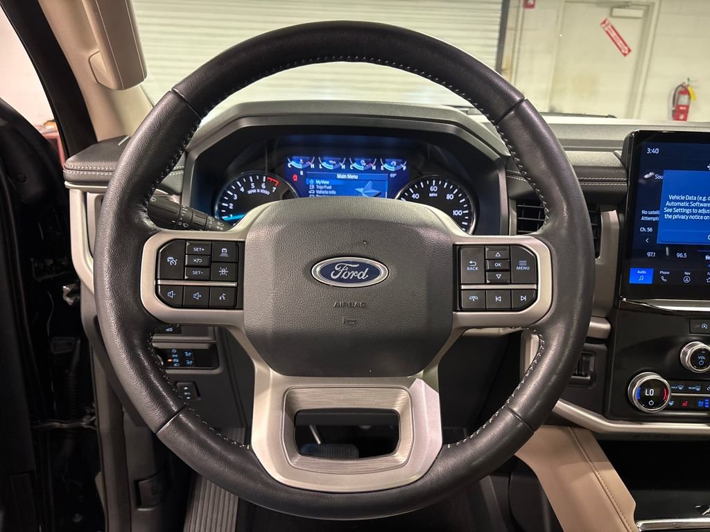 Used 2023 Ford Expedition XLT image 34