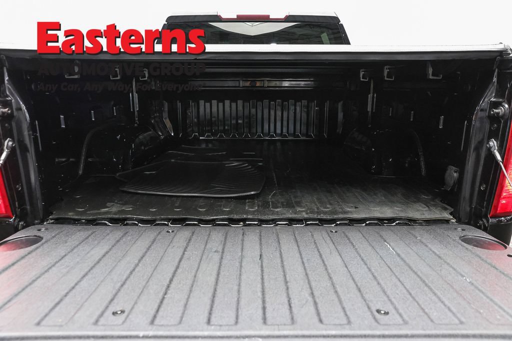 Used 2023 Chevrolet Silverado 1500 LT AWD/4WD image 9