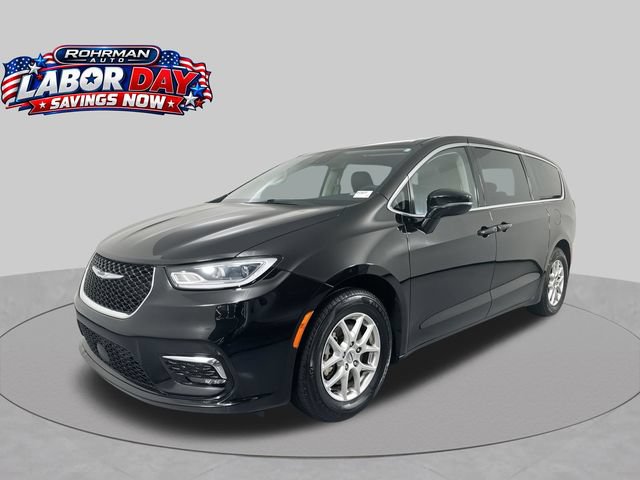 Used 2024 Chrysler Pacifica Touring-L