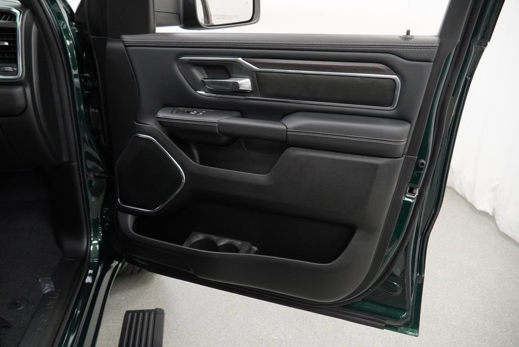 New 2027 RAM 1500 Laramie w/ Laramie Preferred Package AWD/4WD image 32