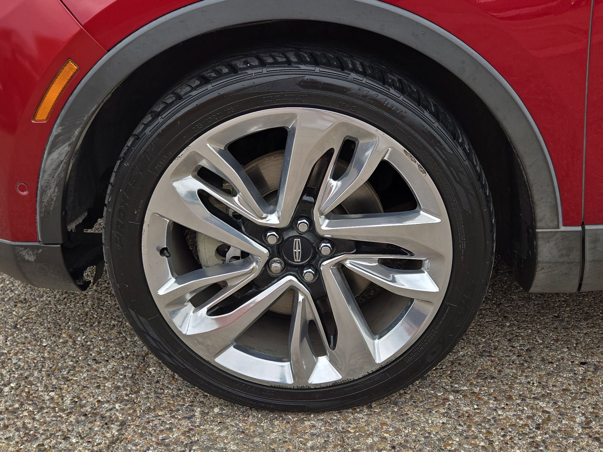 Used 2016 Lincoln MKX Reserve w/ Technology Package FWD image 11