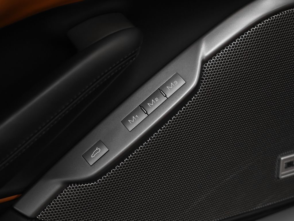 Certified 2019 Ferrari Portofino RWD image 43