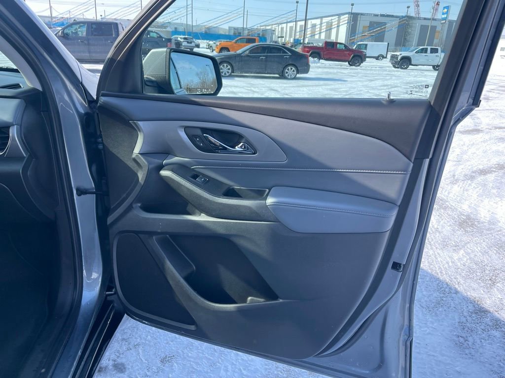 Used 2021 Chevrolet Traverse LT image 26