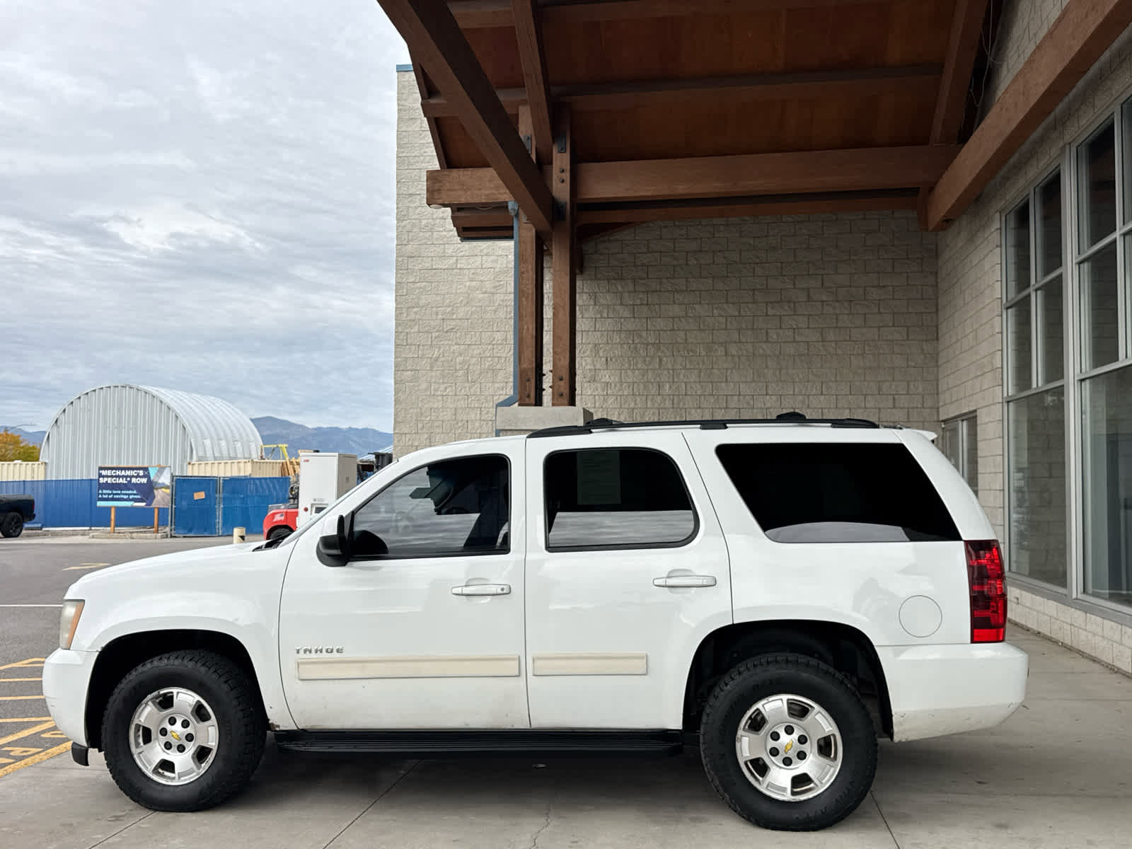 Used 2009 Chevrolet Tahoe LT image 2