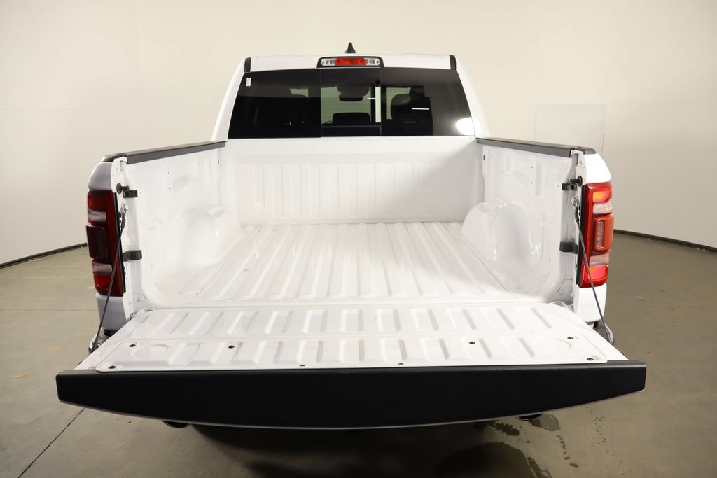 Used 2022 RAM 1500 Laramie AWD/4WD image 17