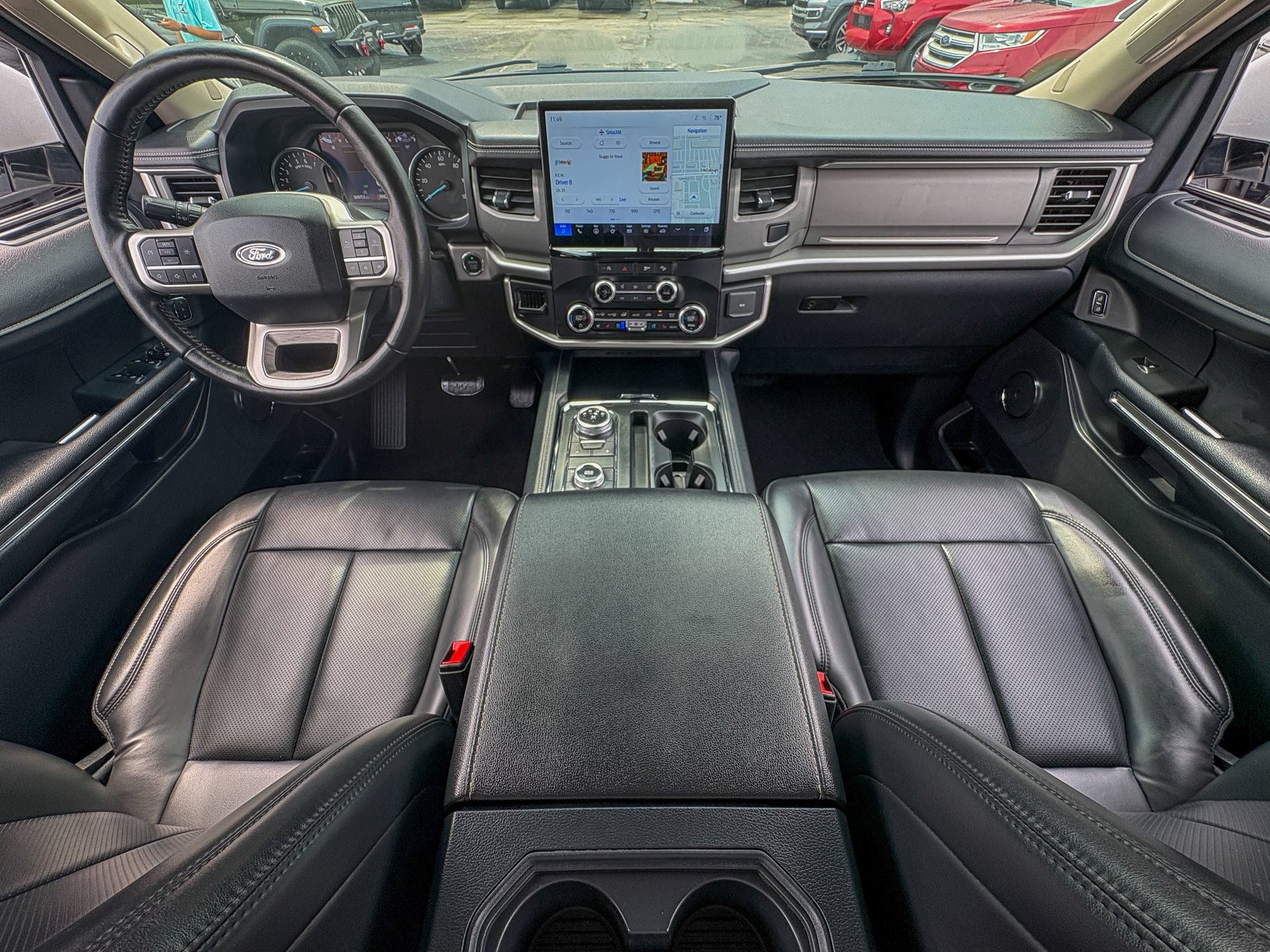 Used 2024 Ford Expedition XLT AWD/4WD image 30