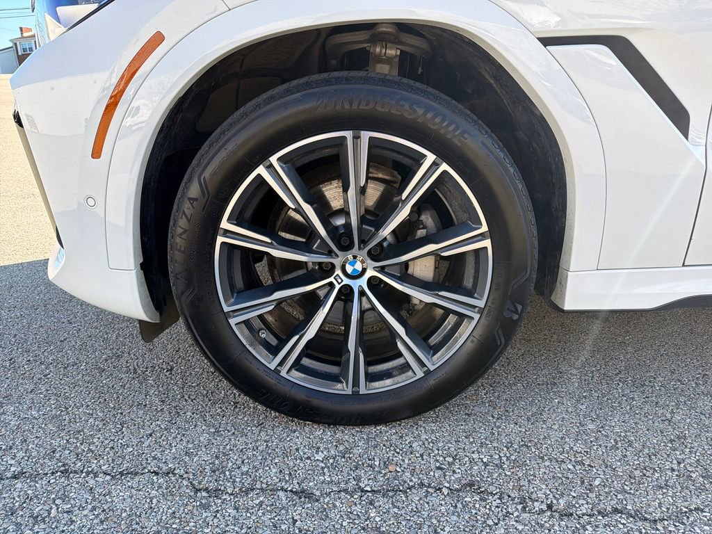Used 2021 BMW X6 xDrive40i w/ M Sport Package image 24