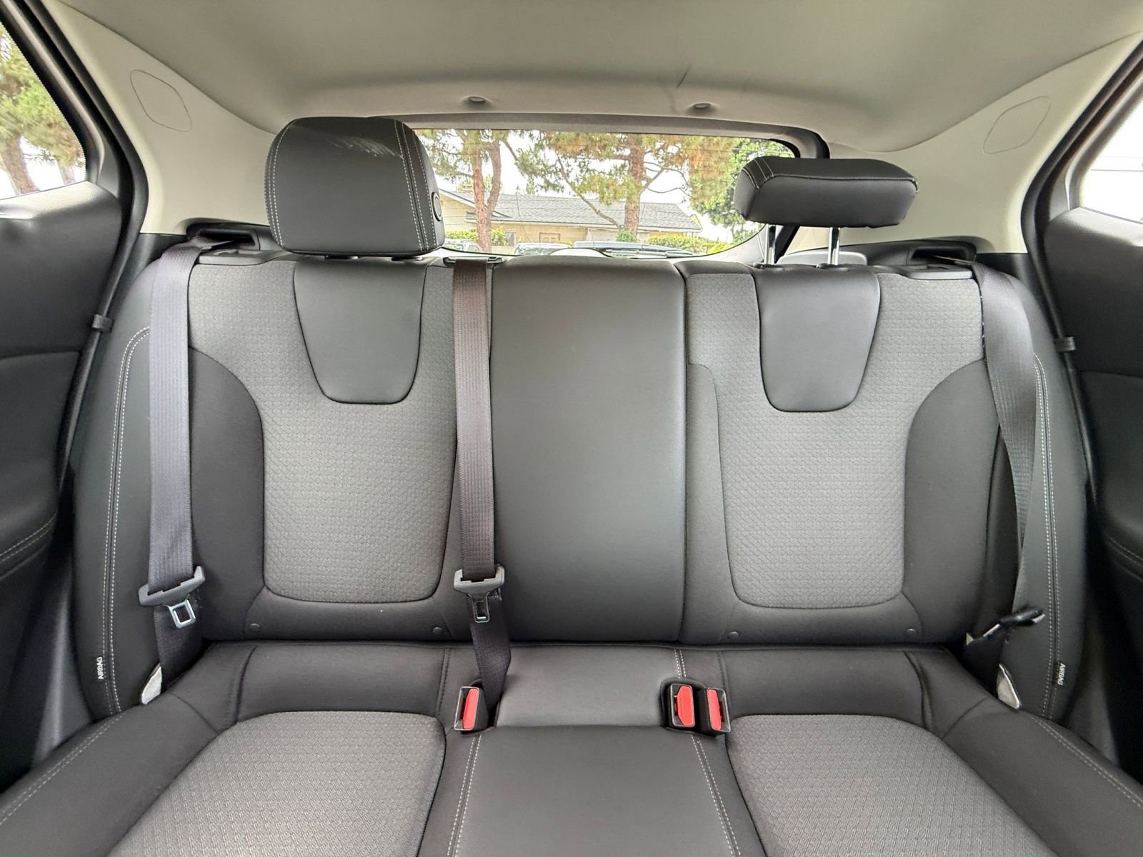 Used 2025 Buick Encore GX Preferred image 35