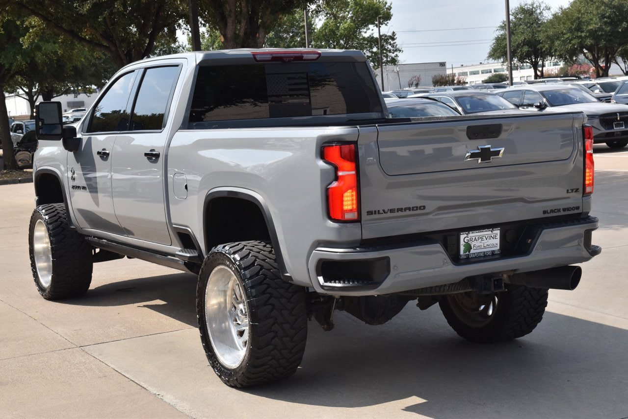 Used 2024 Chevrolet Silverado 2500 LTZ w/ LTZ Plus Package AWD/4WD image 10