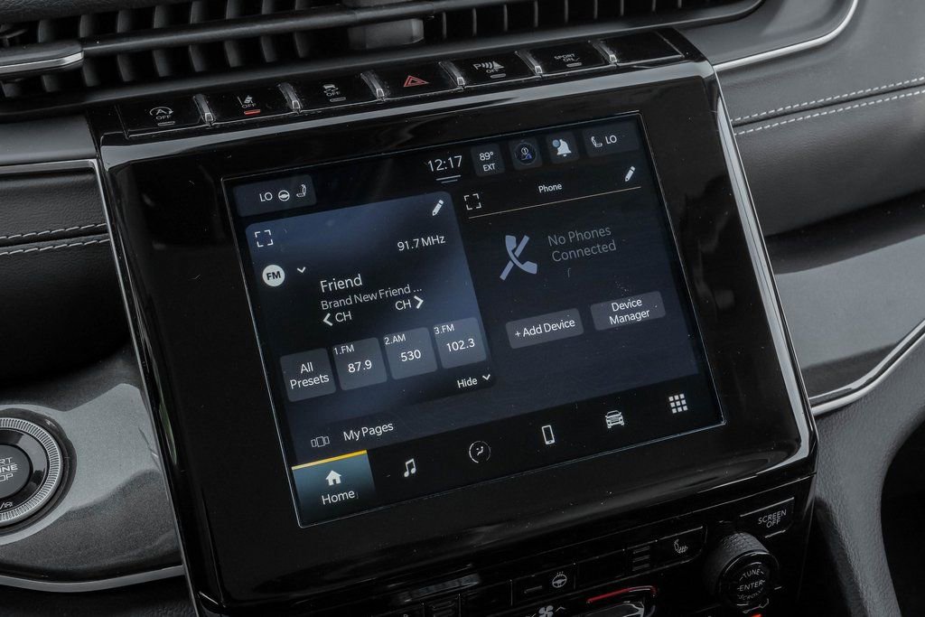 Used 2022 Jeep Grand Cherokee Laredo w/ Luxury Tech Group I image 36