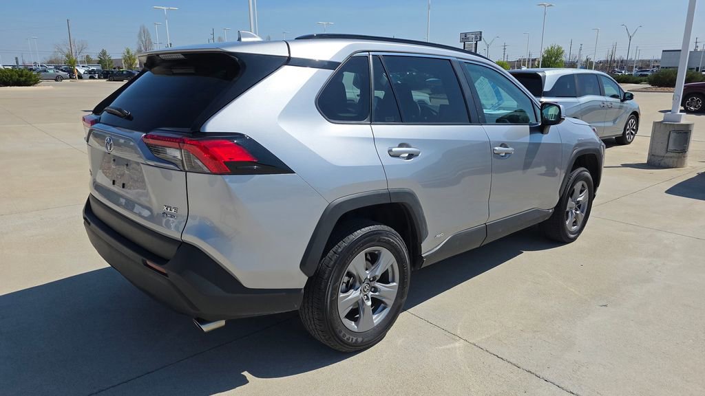 Used 2025 Toyota RAV4 XLE image 5
