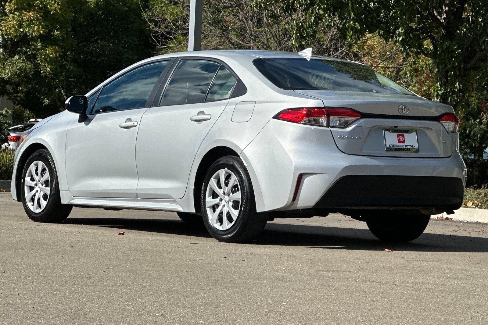 Used 2024 Toyota Corolla LE FWD image 6