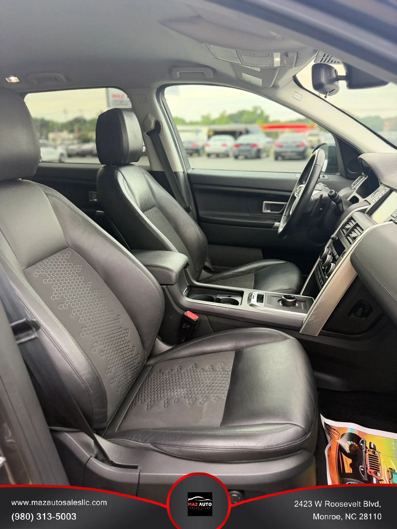 Used 2018 Land Rover Discovery Sport SE AWD/4WD image 19