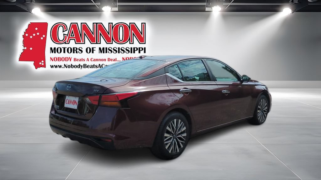 Used 2024 Nissan Altima 2.5 SV FWD image 5