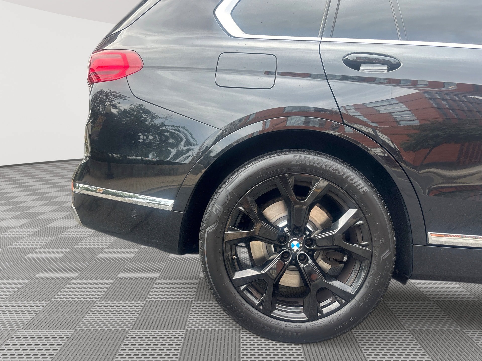 Used 2021 BMW X7 xDrive40i w/ Premium Package AWD/4WD image 30