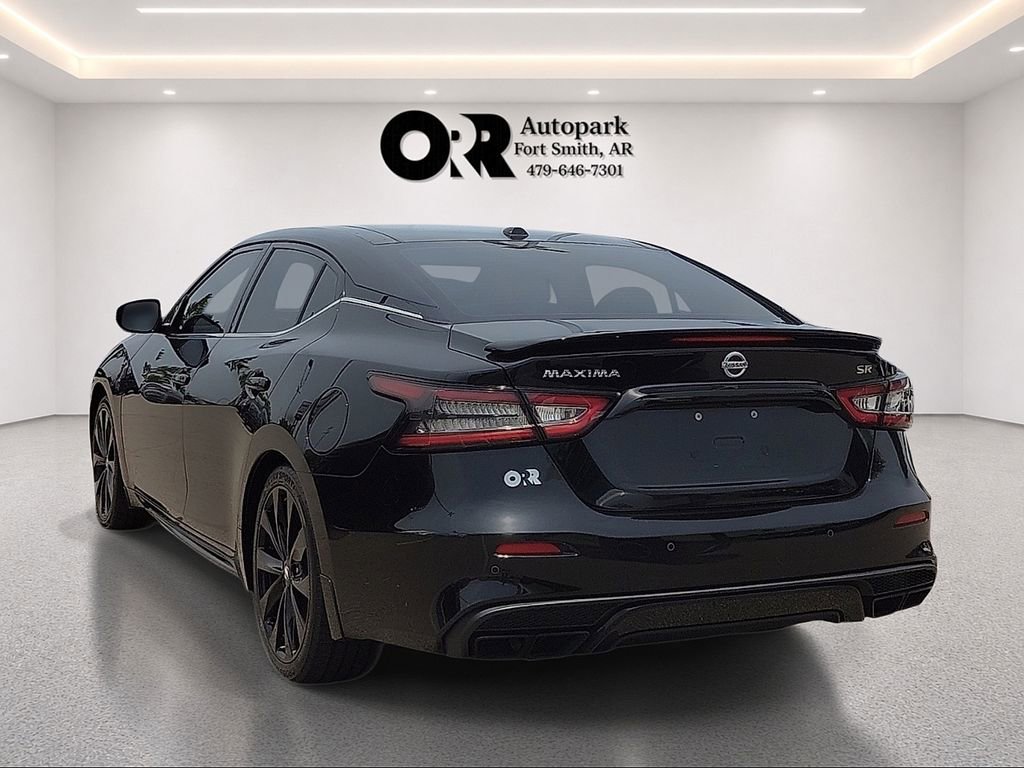 Used 2022 Nissan Maxima SR w/ Sport Mat Group FWD image 4