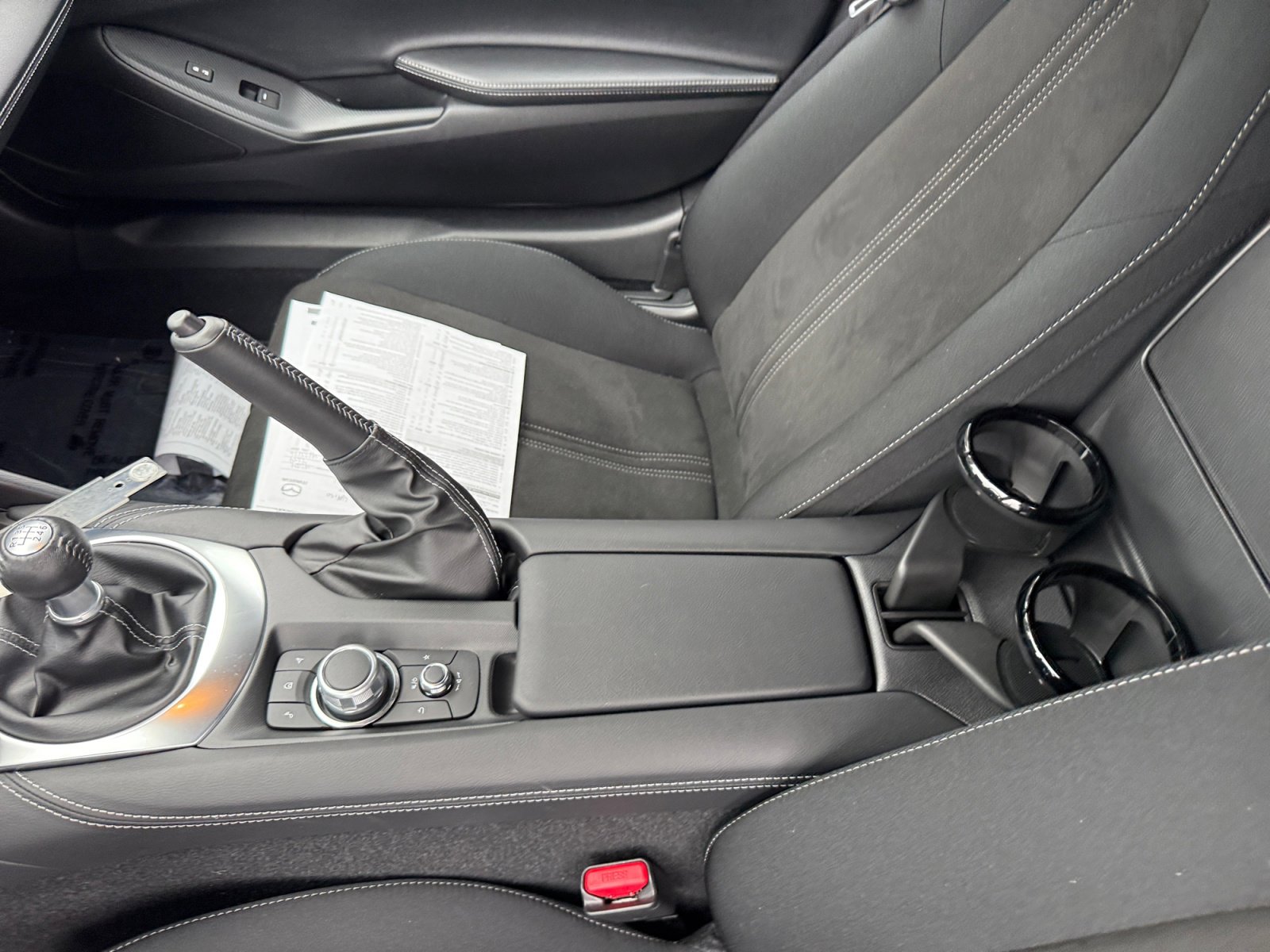 Certified 2025 MAZDA MX-5 Miata Club RWD image 14