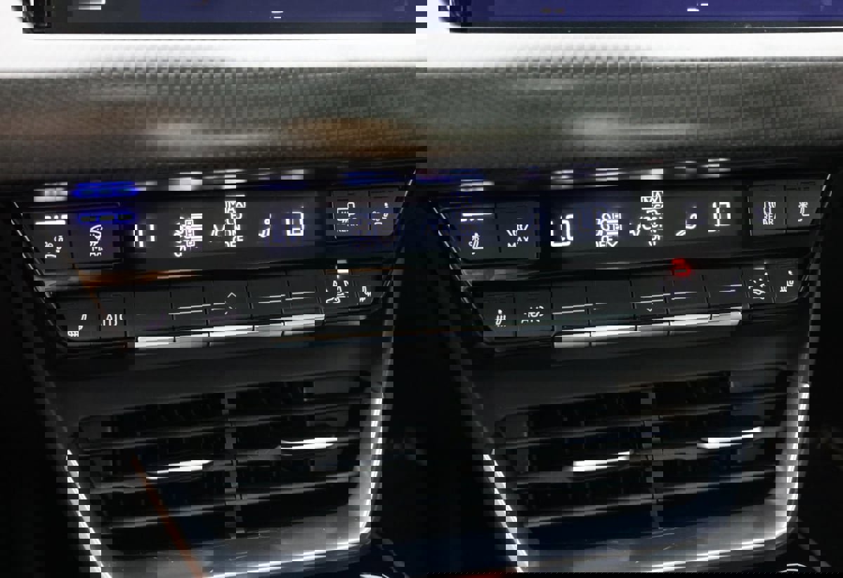 Used 2022 Audi e-tron GT Prestige image 33