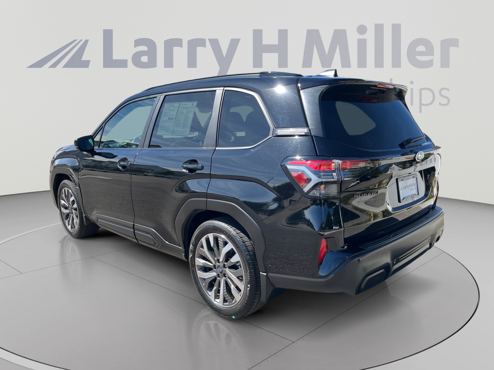 Certified 2025 Subaru Forester Touring AWD/4WD image 3