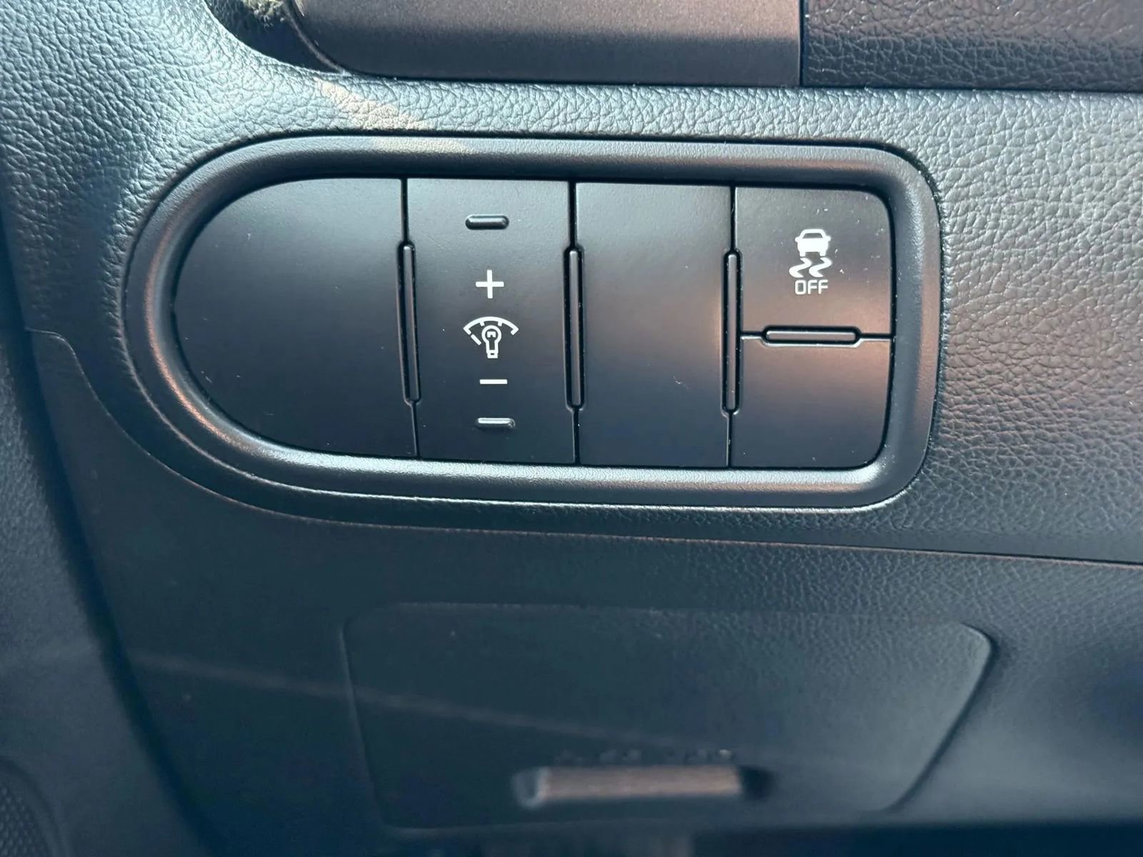 Used 2017 Kia Forte LX w/ LX Popular Package image 24