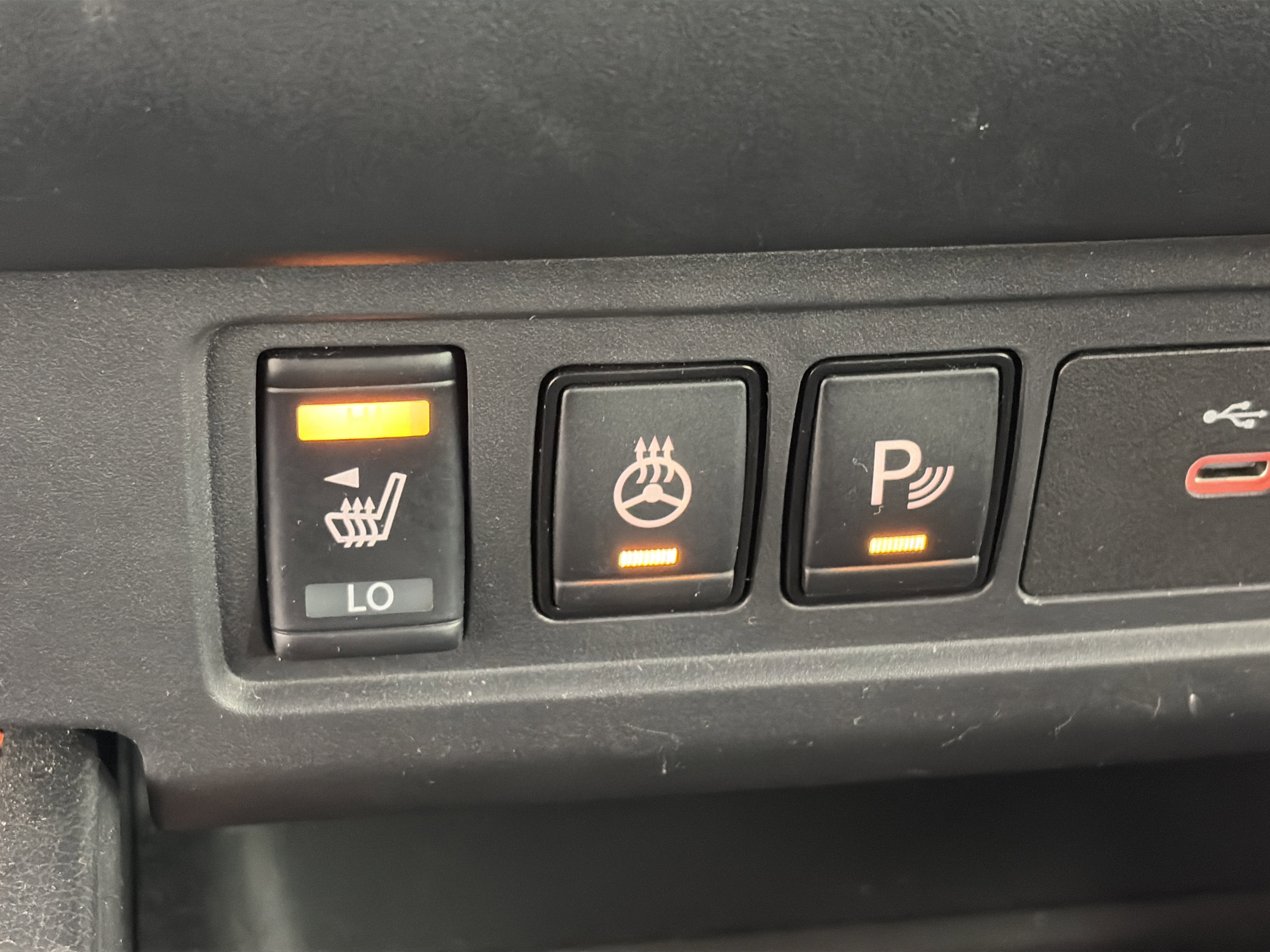 Used 2022 Nissan Frontier PRO-4X image 24