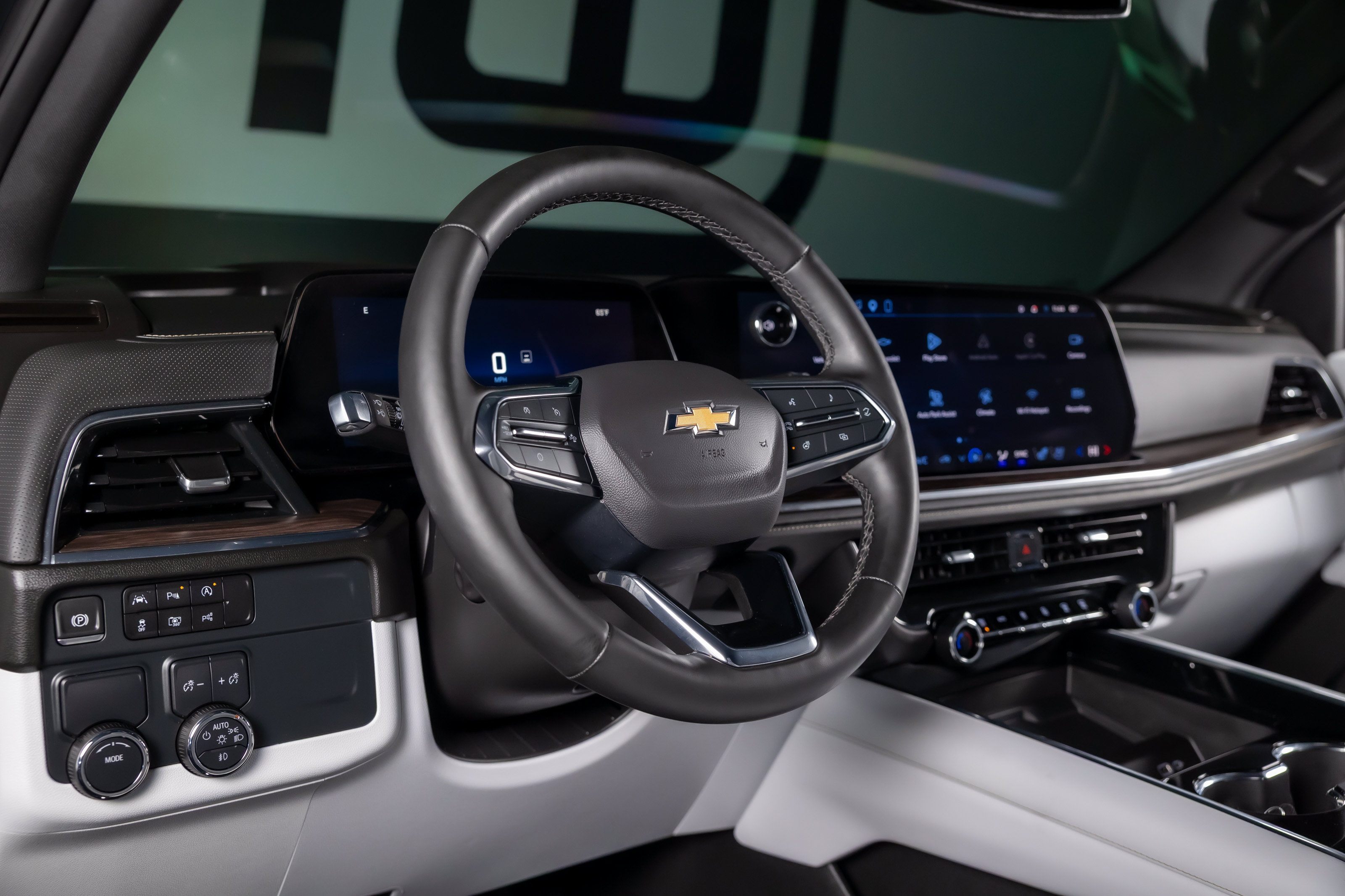 Used 2025 Chevrolet Tahoe Premier RWD image 32