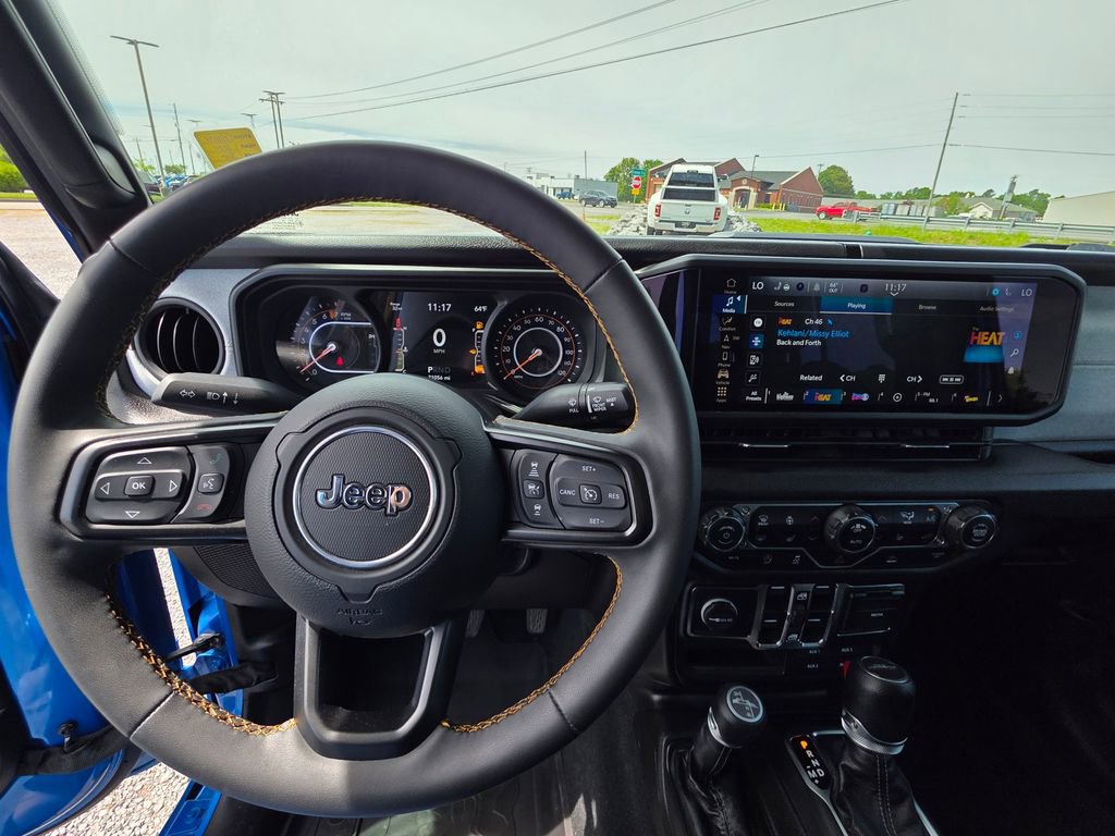 Used 2024 Jeep Gladiator Sport AWD/4WD image 15