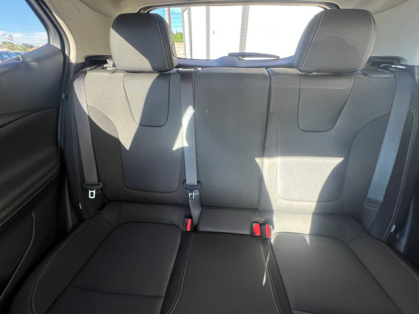 Used 2025 Buick Encore GX Preferred image 38