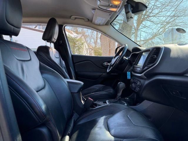 Used 2014 Jeep Cherokee Trailhawk w/ Leather Interior Group image 12