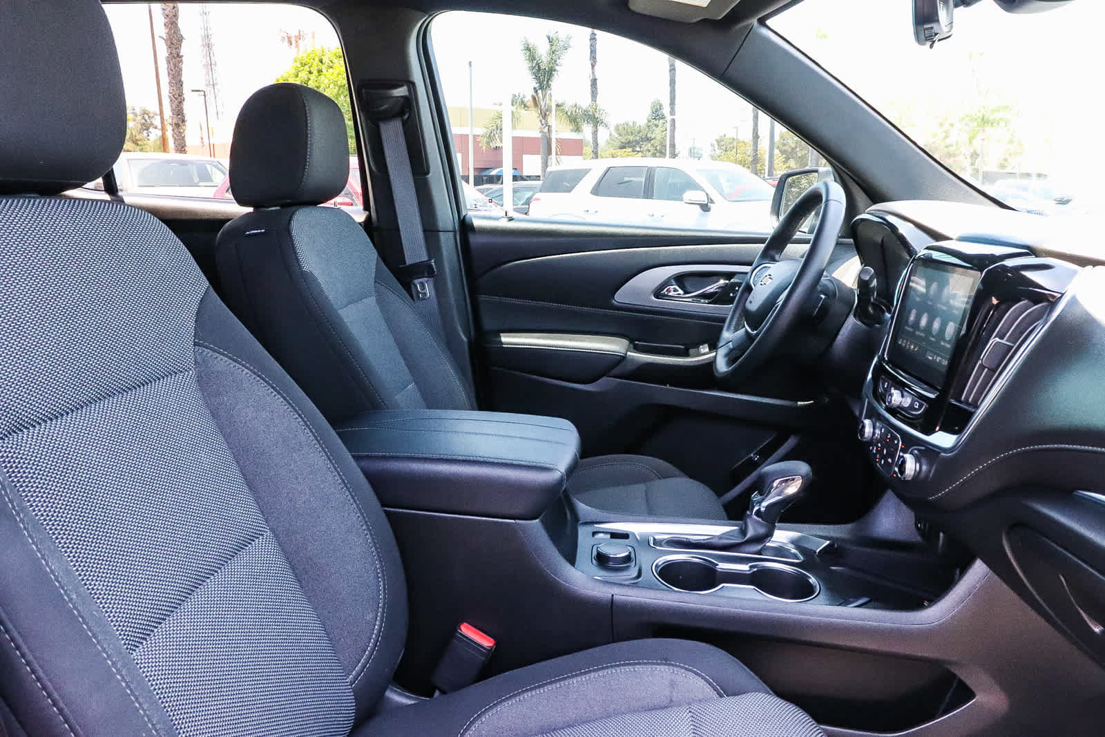 Used 2023 Chevrolet Traverse LT FWD image 24