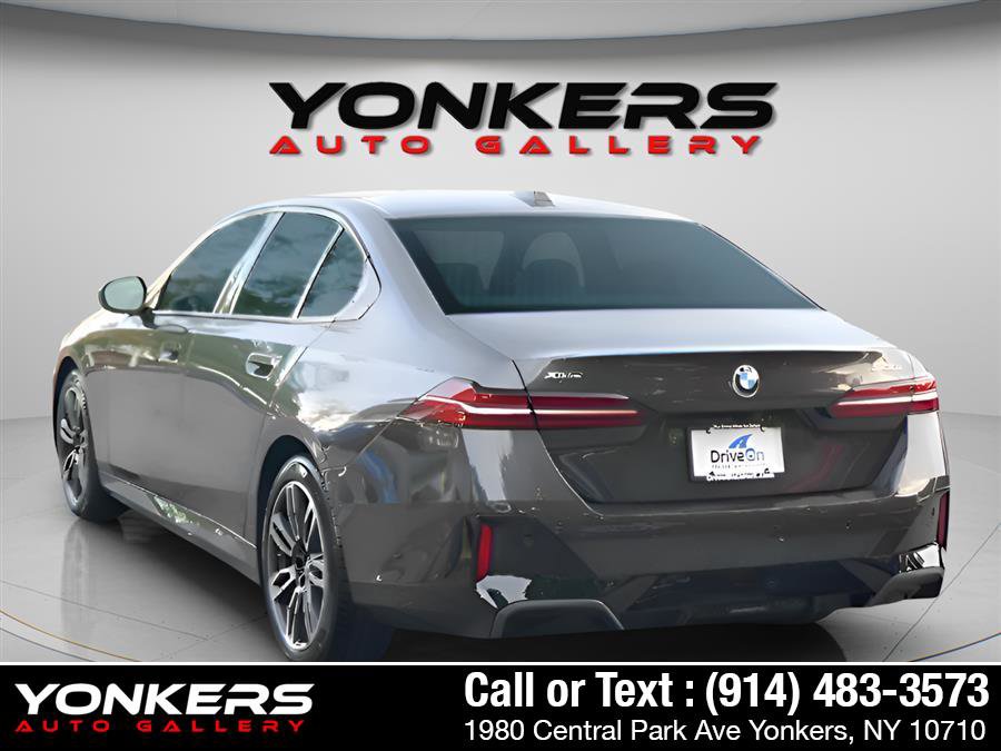 Used 2024 BMW 530i xDrive image 7