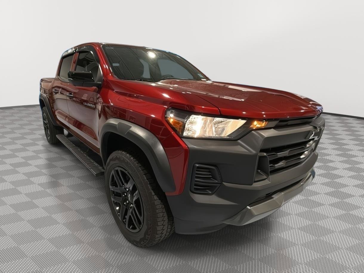 Used 2024 Chevrolet Colorado Trail Boss w/ Technology Package image 7