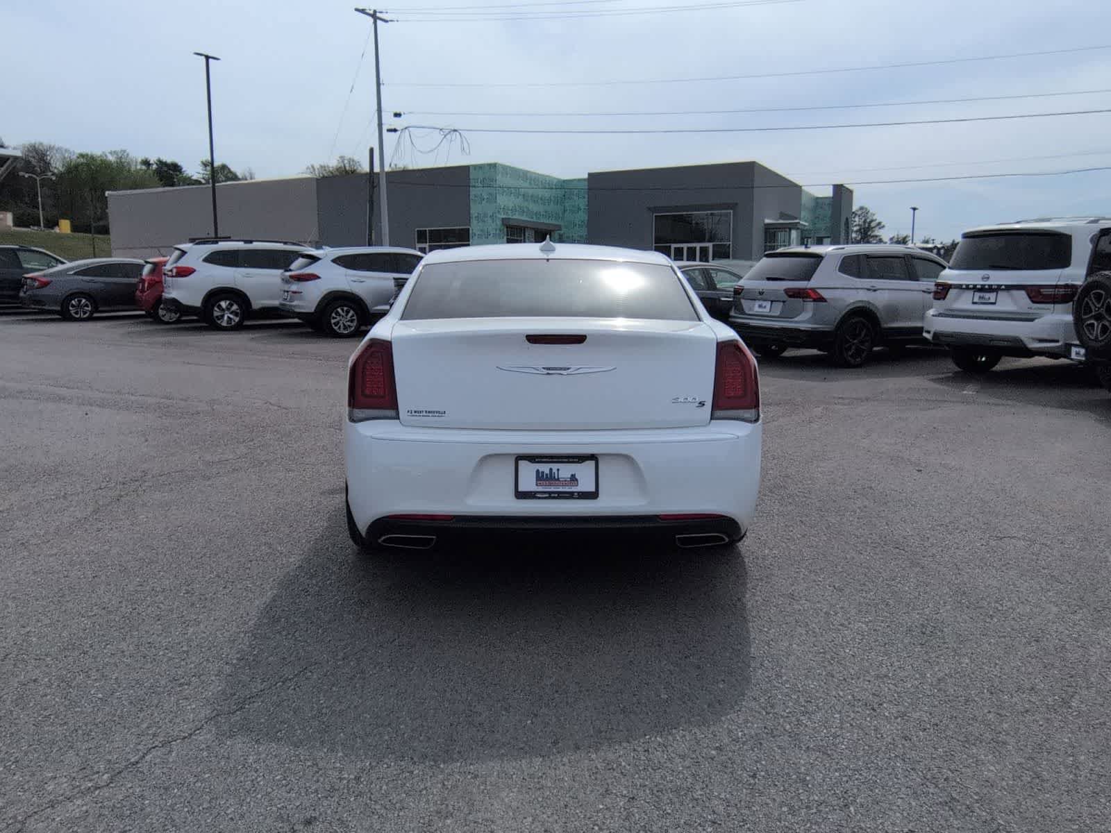 Used 2019 Chrysler 300 S RWD image 7