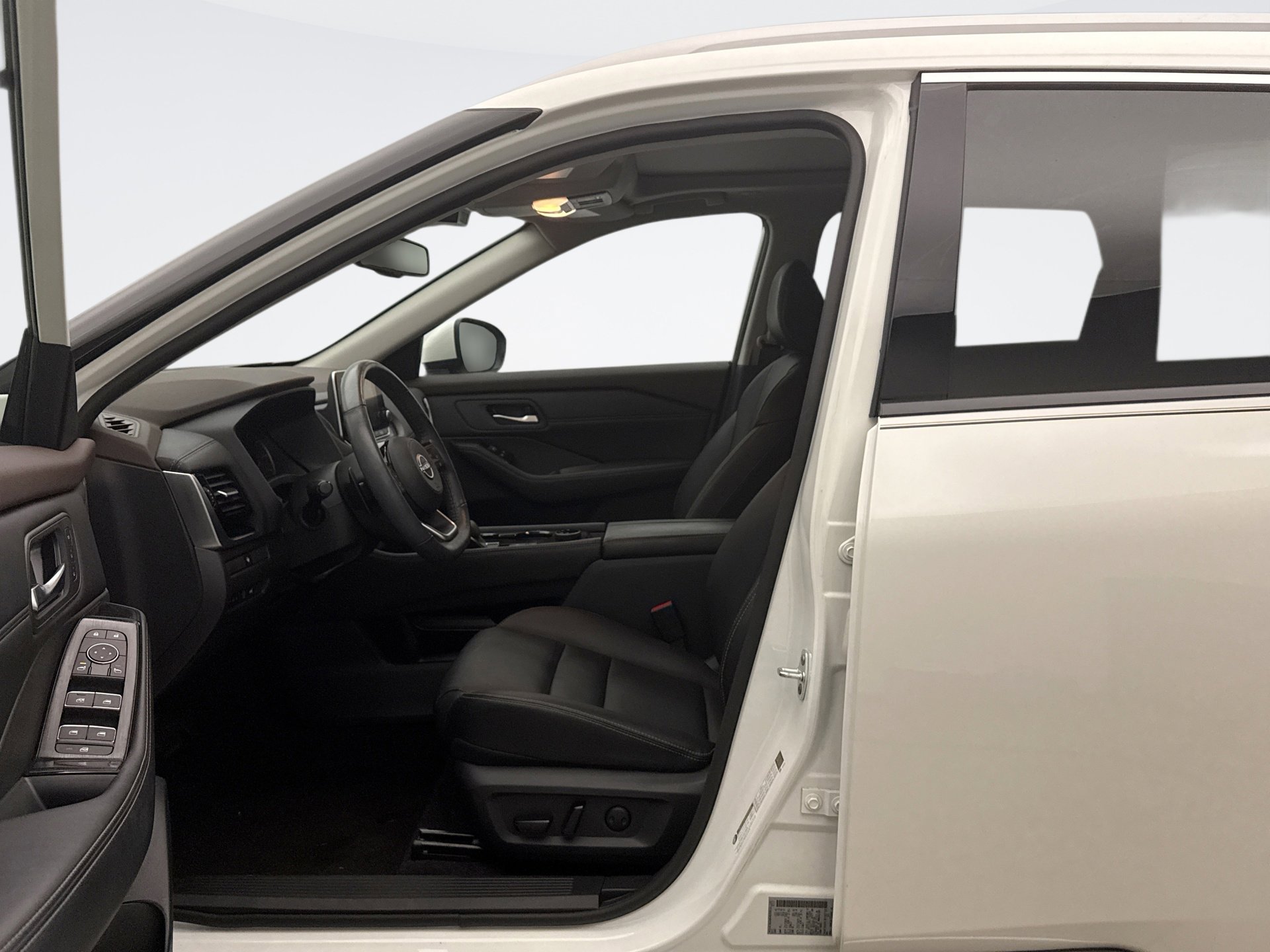 Used 2023 Nissan Rogue SL AWD/4WD image 8