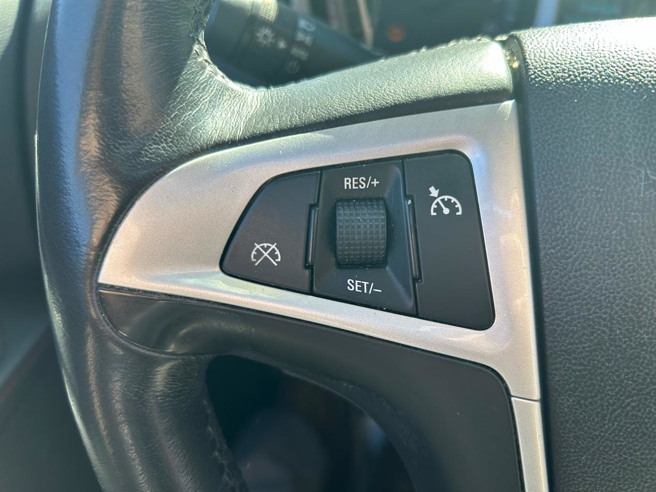 Used 2011 Chevrolet Equinox LT w/ Driver Convenience Package FWD image 18