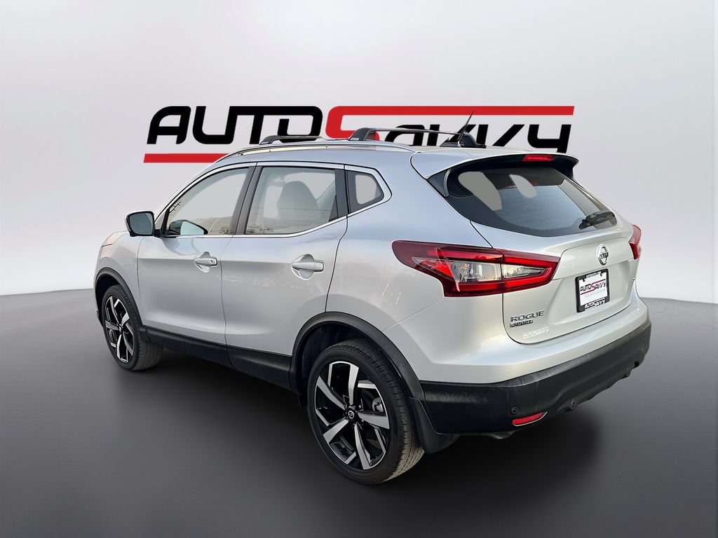 Used 2022 Nissan Rogue Sport SL FWD image 5