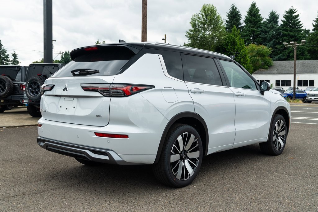 New 2025 Mitsubishi Outlander SEL image 6
