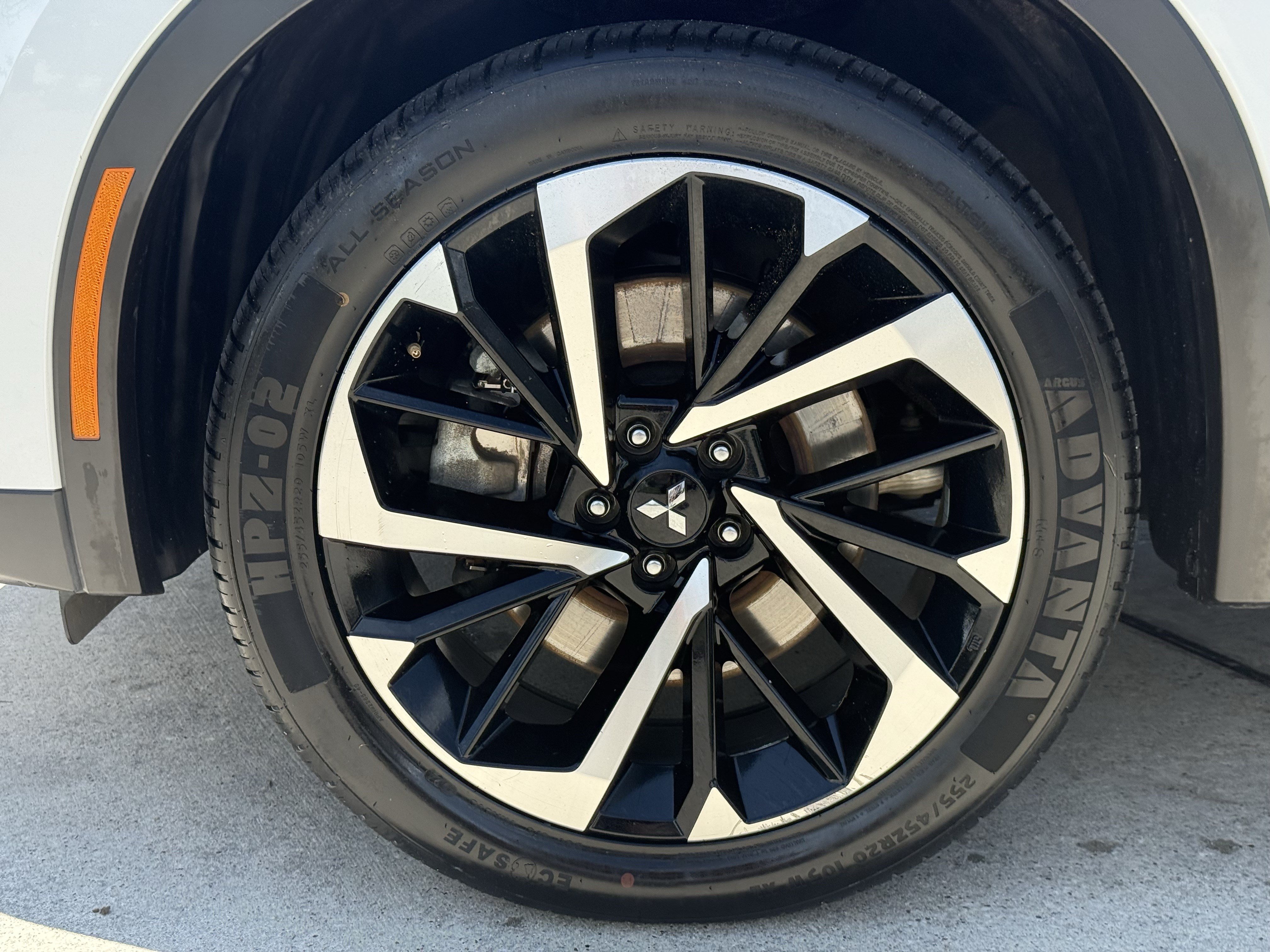 Used 2024 Mitsubishi Outlander SE FWD image 12