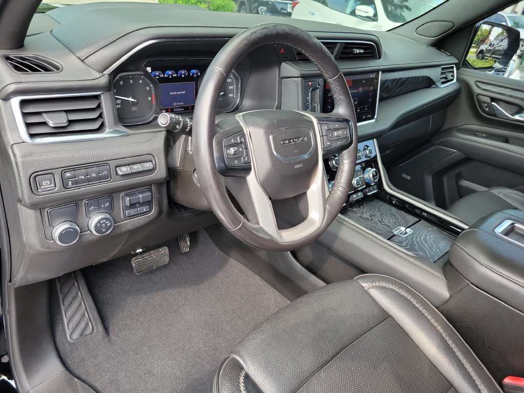 Used 2021 GMC Yukon Denali w/ Denali Premium Package RWD image 25