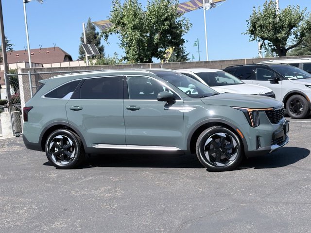 New 2026 Kia Sorento EX w/ EX Premium Package FWD image 3