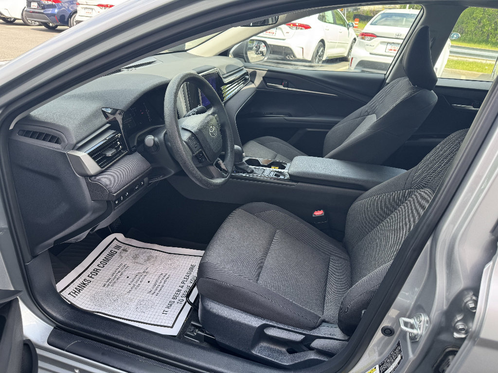 Used 2025 Toyota Camry LE AWD/4WD image 8